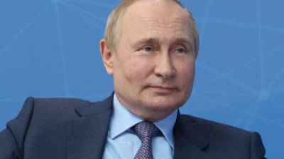 Putin está cerrando la ventana a Occidente que abrió el emperador ruso, según expertos de ese país.