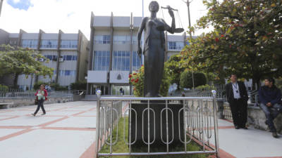 El Consejo de la Judicatura tomó la determinación debido a 'faltas graves' en el cumplimiento de labores por parte de los jueces.