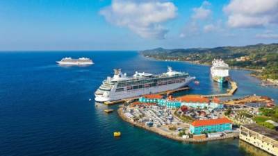 Los cruceristas disfrutaron de Roatán, uno de los destinos de cruceros del mundo.