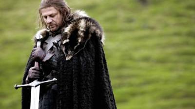 Ned Stark . El personaje más noble de la serie. Aunque murió en la primera temporada, su personaje será mostrado cuando era joven y en “flashback”.