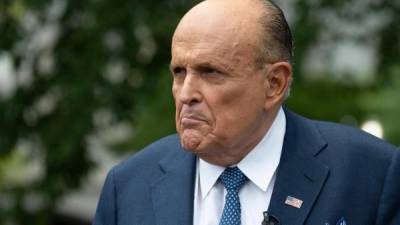 Giuliani ha realizado una gira por Michigan, Pensilvania y Arizona, estados que afirma robaron la elección a Trump defendiendo al mandatario como su abogado personal./AFP.