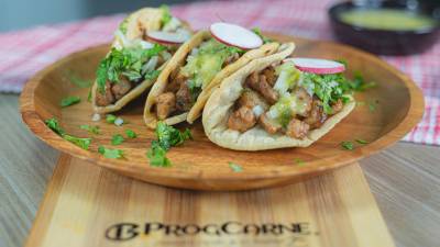 De costilla de cerdo, res o chorizo, disfruta de estos sensacionales tacos
