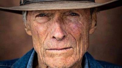 Clint Eastwood, de 93 años, hizo una rara aparición pública en un evento patrocinado por Jane Goodall. Ha estado trabajando en su próxima película, “Juror No. 2”.