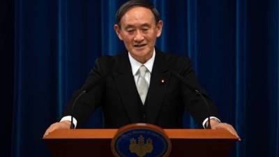 Suga, primer ministro de Japón, adelantó que planea mantener al núcleo duro de Abe en su nuevo Gobierno /AFP.