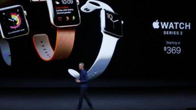 El director de operaciones d Apple, Jeff Williams interviene durante la presentación del Apple Watch en un evento celebrado en el Auditorio Bill Graham Civic en San Francisco, California, Estados Unidos hoy 7 de septiembre de 2016.