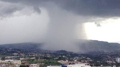 Las tormentas continuarán por 72 horas, según Copeco.