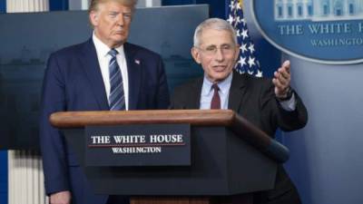 (FILES) In this file photo US National Institute of Allergy and Infectious Diseases Anthony Fauci speaks during a press briefing at the White House where he spoke about a pause in issuing the Johnson & Johnson Covid-19 vaccine on April 13, 2021, in Washington, DC. - A decision on whether to end a US pause in vaccinations with the Johnson & Johnson Covid-19 shot is likely by Friday, top US pandemic advisor Anthony Fauci said April 18, 2021. A government-convened expert panel has been assessing the vaccine's possible links to a clotting disorder seen in a half-dozen relatively young women, none with previously known clotting disorders.A decision on whether to end a US pause in vaccinations with the Johnson & Johnson Covid-19 shot is likely by Friday, top US pandemic advisor Anthony Fauci said Sunday. A government-convened expert panel has been assessing the vaccine's possible links to a clotting disorder seen in a half-dozen relatively young women, none with previously known clotting disorders. (Photo by Brendan Smialowski / AFP)