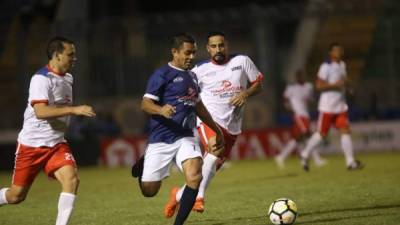 Amado Guevara vio acción en la derrota de 1-2 del Motagua leyendas ante Olimpia.