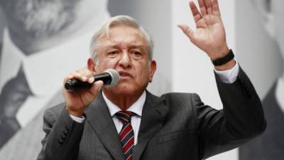 El presidente electo de México, Andrés Manuel López Obrador, se comprometió hoy a elevar la producción petrolera del país durante su sexenio (2018-2024) que iniciará el 1 de diciembre. EFE/ARCHIVO