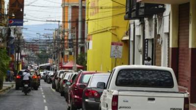 Ayer hubo movimiento en el centro. Toma de temperaturas y gel de manos es fundamental.