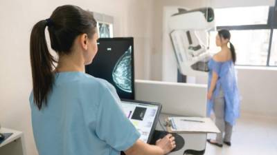 Los médicos recomiendan hacerse la mamografía una vez al año a partir de los 40 años.