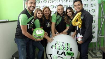 El equipo de La Top 102.9 FM celebró los cuatro años de la emisora. Fotos: Gilberto Sierra.