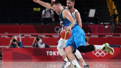 Luka Doncic fue un dolor de cabeza para Argentina. Foto AFP.