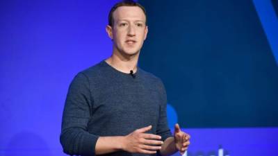 Mark Zuckerberg, presidente ejecutivo y cofundador de Facebook, ha tenido que dar la cara por la compañía que ayudó a crear hace tres lustros