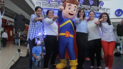 Giuliana Faraj, Diunsín, Diana y Mireya Larach y Elena Berkling