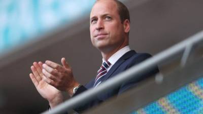 El príncipe William, nieto de la reina Isabel II, admitió sentirse 'enfermo' por los insultos racistas que han circulado en las redes sociales contra jugadores ingleses, tras la derrota de Inglaterra en la final de la Eurocopa.FOTOS: AFP.
