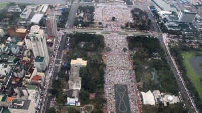 Millones de fieles católicos se reunieron en la plaza central de Manila para escuchar al Papa Francisco.