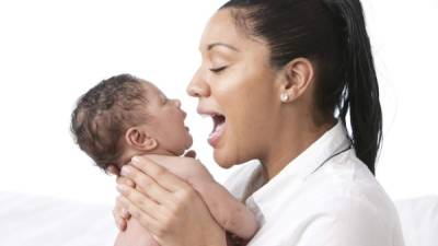 Este nuevo estudio demuestra la gran importancia de la voz materna para el desarrollo de los niños. Foto: iStock.