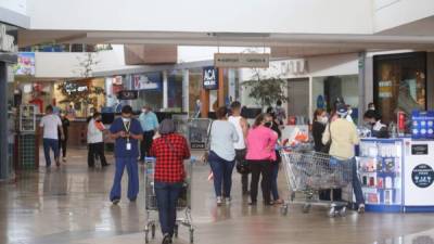 En los comercios se moverán más personas tras el avance a la segunda fase.