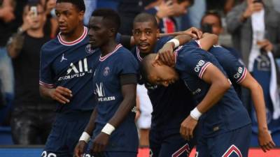 El conjunto de Pochettino goleó como local al Clermont y sigue con su camino perfecto para ser líder de la Ligue 1. Foto AFP.