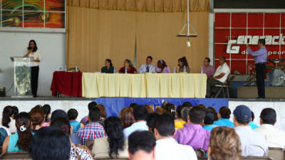 En la reunión realizada en el auditorio de La Cosecha llegaron más de 30 representantes de colegios privados de Cortés.