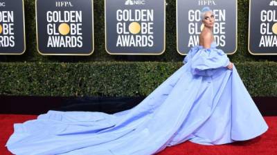 Lady Gaga fue una de las mejor vestidas de los Globos de Oro 2019. La estrella lució hermosa con este impresionante vestido de Valentino. Foto: AFP.