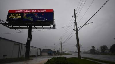 Las autoridades han decretado estado de alerta ante la inminente llegada de Matthew.