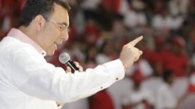 Luis Zelaya dejó la rectoría de una universidad para entrar a la carrera por la presidencia de Honduras.