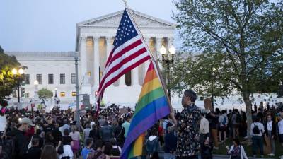 Cientos de manifestantes proabortistas fueron registrados este martes al protestar, a las afueras de la sede del Tribunal Supremo de EE.UU., en Washington DC (EE.UU.).