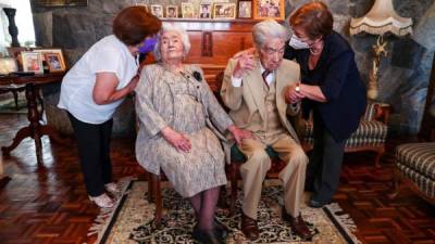 El matrimonio ecuatoriano conformado por Julio César y Waldramina Maclovia superaron a los estadounidenses Charlotte Henderson y John Henderson, que ostentaban el título de la pareja más longeva del mundo con 212 años con 52 días.