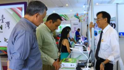 Representantes de empresas de la zona norte se acercan a más de tres empresas en cada visita. Foto: Melvin Cubas.