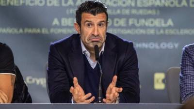 Luis Figo durante la presentación del partido entre Leyendas Selección Española y GoldStandard Estrellas del Mundo. EFE/ Rodrigo Jiménez