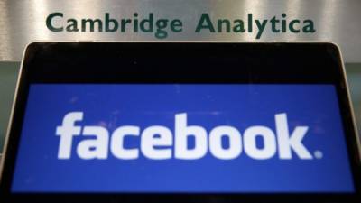 Cambridge Analytica, una de las empresas contratadas por la campaña de Trump para su estrategia digital, cerró operaciones tras filtrarse el robo de millones de datos de millones de usuarios de Facebook./AFP.