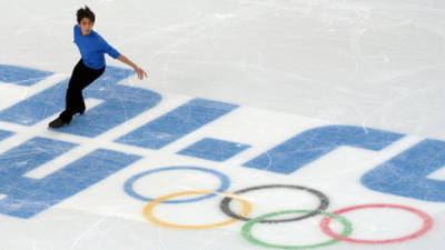 Michael Christian Martínez es un atleta filipino de 17 años que practica el patinaje artístico.