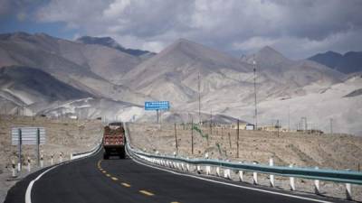 Críticos pidieron como 'castigo más apropiado, que repare la carretera'. Foto: AFP