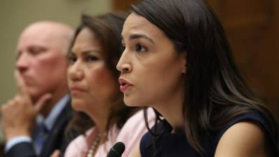 La congresista de origen hispano, Alexandría Ocasio, es una de las demócratas atacadas por el mandatario./AFP.