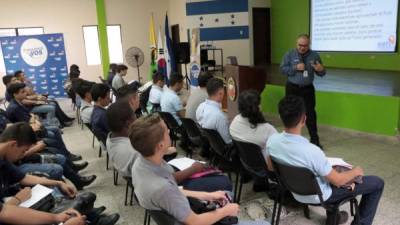 Los estudiantes del Honduras Corea y del politécnico Juan Alberto Melgar fueron capacitados. Foto: Gilberto Sierra.