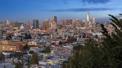 La ciudad de San Francisco ya no puede crecer a lo ancho, por ello están construyendo edificios a lo alto.
