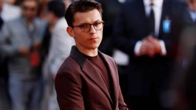 El actor británico Tom Holland se mete en la piel del arácnido súper héroe.