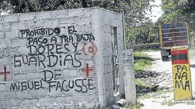 En la comunidad de Panamá, las personas extrañas y trabajadores de los dueños de las tierras no son bienvenidos.