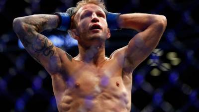 T.J. Dillashaw dio positivo y decidió renunciar al cinturón peso gallo de UFC.