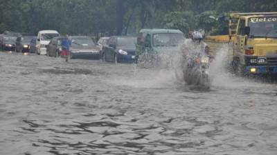 las constantes lluvias han causado percances en varias ciudades de la isla.