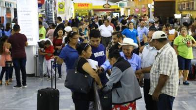 Más de tres mil viajeros circulan al día por el Villeda.