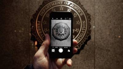 El FBI contrató a una compañía privada para desencriptar el iPhone de Syed Farook.