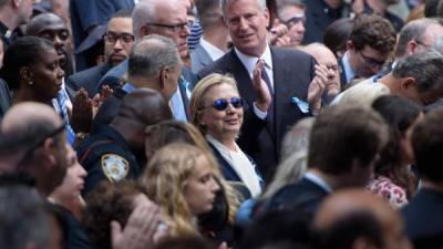 Hillary Clinton durante el homenaje a las víctimas de los ataques del 11 de septiembre.
