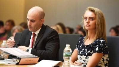 Michelle Carter en una de sus comparecencias ante el juez. Foto People//Glenn C.Silva / Fairhaven Noticias / Piscina