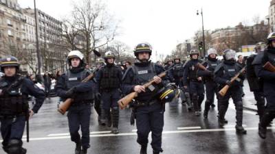 Más de 88 mil efectivos mantienen rodeada una pequeña ciudad donde se encuentran los sospechosos del ataque a Charlie Hebdo.