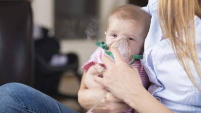 Los niños con problemas respiratorios necesitan nebulización para aliviar los síntomas y combatir la enfermedad.