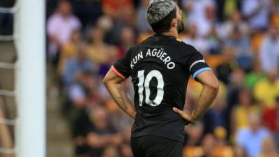 El delantero Sergio Agüero anotó en la caída ante Norwich, pero no pudo evitar la derrota del Manchester City. Foto AFP.
