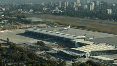 El remodelación del aeropuerto La Aurora figura en la lista de los proyectos a ejecutar.